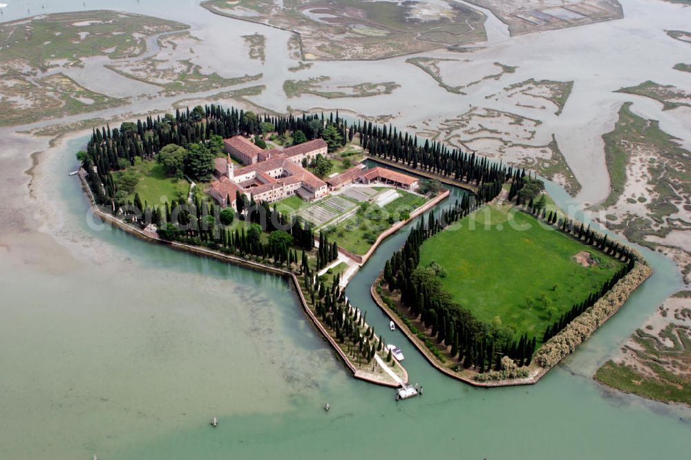 Aerial photograph Venedig - Blick auf die Insel San Francesco del Deserto. Sie wurde nach dem Heiligen Franz von Assisi benannt. Heute befindet sich hier ein Franziskanerkloster. View to the island San Francesco del Deserto in Venice, wich is named after the holy Franz of Assisi. Today an monastery is situated on this island.