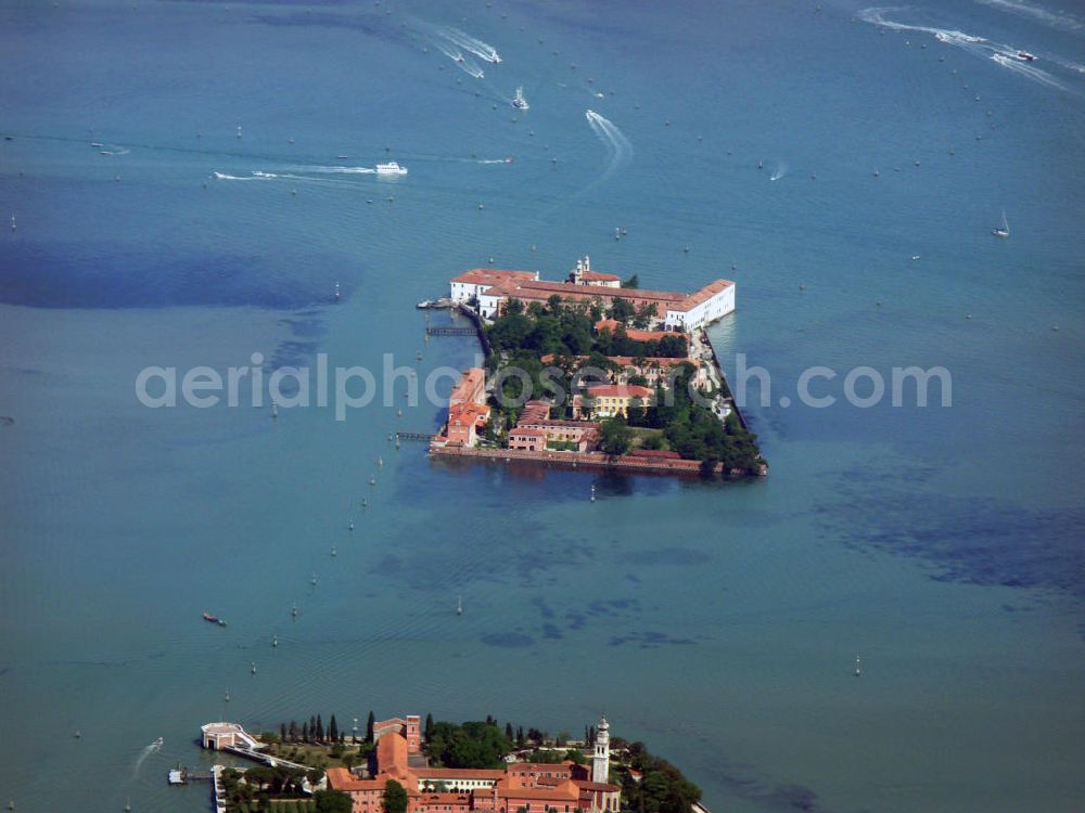 Aerial photograph Venedig - Sicht auf San Servolo in der Lagune von Venedig mit der Venice International University, eine Gemeinschaftseinrichtung der Universitäten Venedig, Barcelona, München und Durham. View to San Servolo in the lagoon of Venice with the Venice International University.