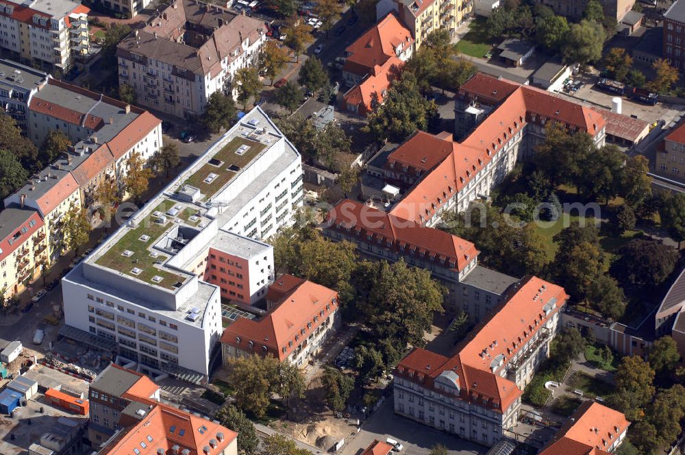 Aerial image Berlin-Lichtenberg - Gelände des Sana Klinikums in Berlin-Lichtenberg. Das Sana Klinikum Lichtenberg gehört zur Sana Kliniken Berlin-Brandenburg GmbH. Dies sind Einrichtungen zur ambulanten, stationären und rehabilitativen Gesundheitsversorgung in Berlin und Brandenburg. Adresse / Kontakt: Sana Klinikum Lichtenberg Fanningerstraße 32, 10365 Berlin - Lichtenberg; Fon: 030 - 55 18 0; Fax: 030 - 55 18 40 04; Mail: info@sana-kl.de Weitere Informationen: http://