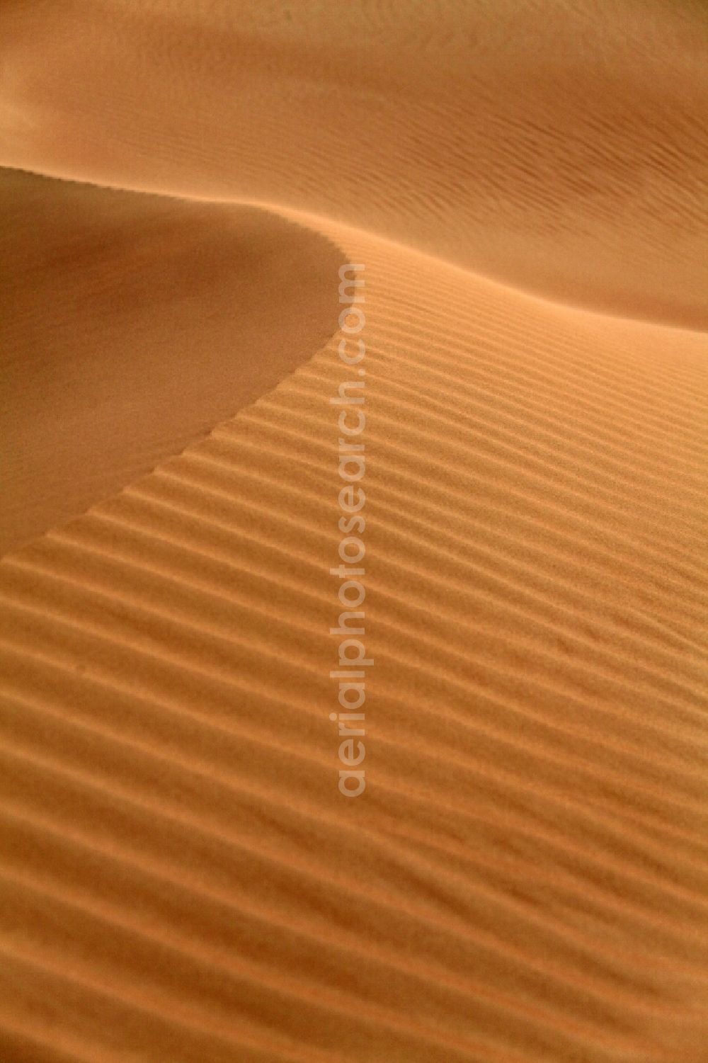 Dubai from the bird's eye view: Sand and desert landscape near Dubai, United Arab Emirates