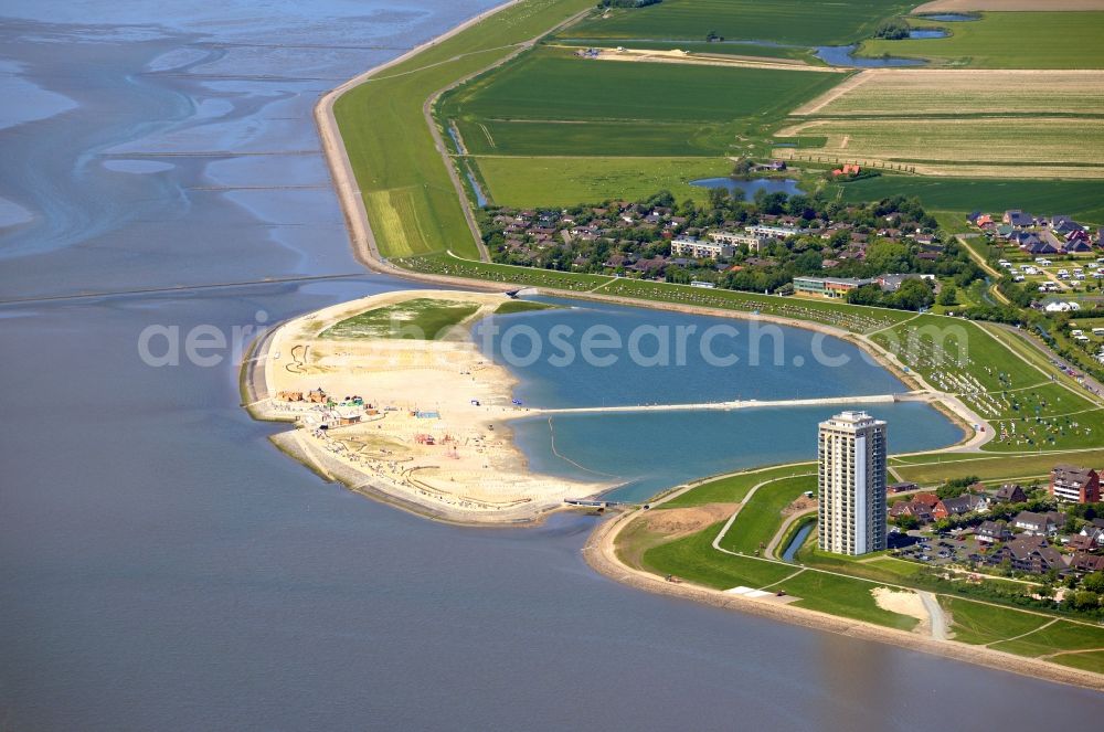 Aerial photograph Büsum - Sandy beach in the coastal area of family lagoon pearl bay in the Wadden Sea in Buesum in Schleswig-Holstein