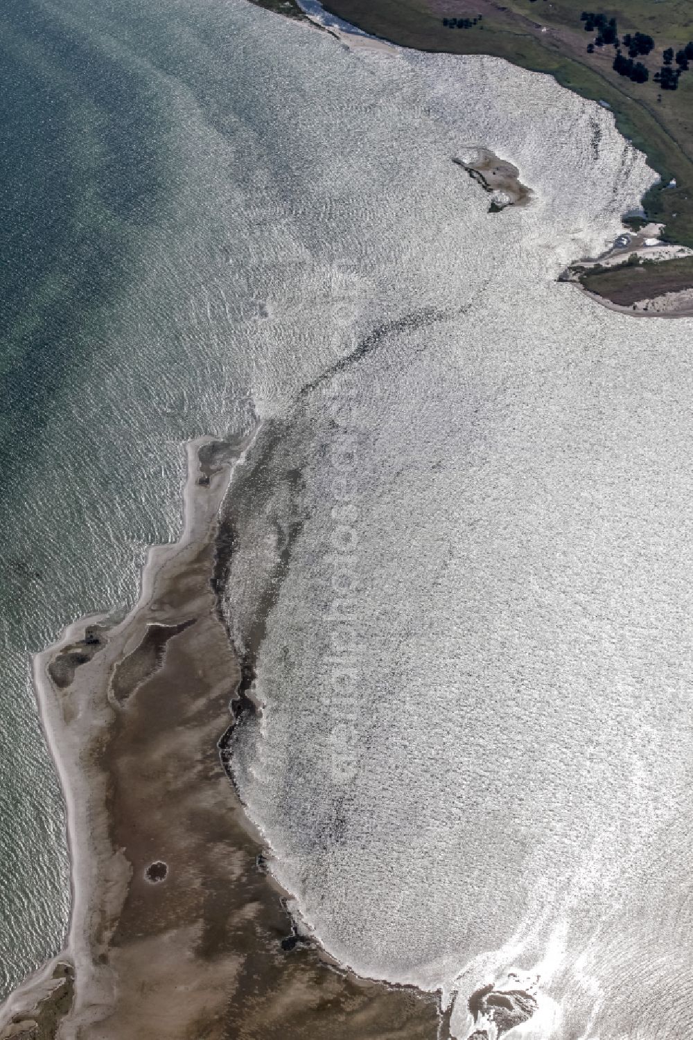 Aerial photograph Born am Darß - Sandbank- land area by flow under the sea water surface the Baltic Sea at the Darsser Ort nature reserve in Born am Darss at the baltic sea coast in the state Mecklenburg - Western Pomerania, Germany