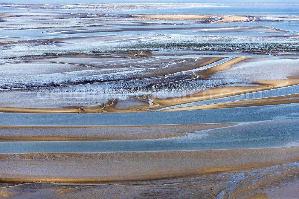 Aerial photograph Sankt Peter-Ording - Sandbank- forest area in the sea water surface of North Sea in Hedwigenkoog in the state Schleswig-Holstein