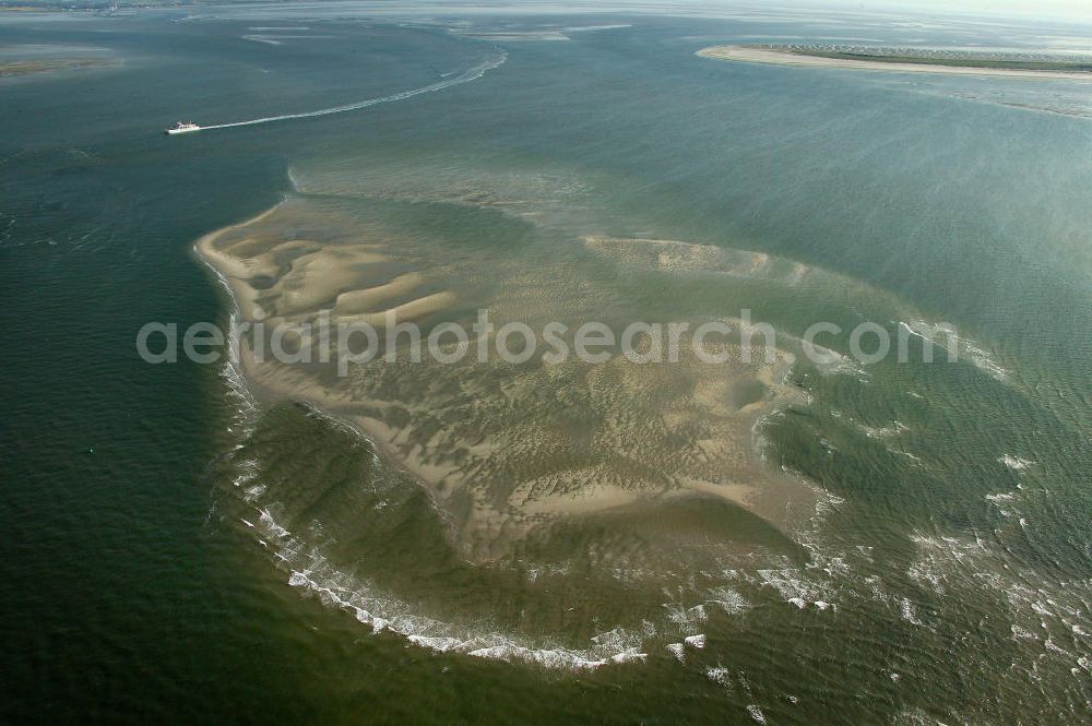 Aerial image Norderney - Blick auf eine Sandbank vor Norderney. Norderney ist von Westen gesehen die dritte der sieben zu Niedersachsen gehörenden ostfriesischen Inseln, die in der Nordsee dem Festland vorgelagert sind. Im Süden der Insel erstreckt sich das Wattenmeer. View of a sand bank in front of Norderney. Norderney is seen from the west, the third of seven East Frisian Islands belonging to Lower Saxony, which are upstream in the North Sea to the mainland. In the south of the island extends the Wadden Sea.