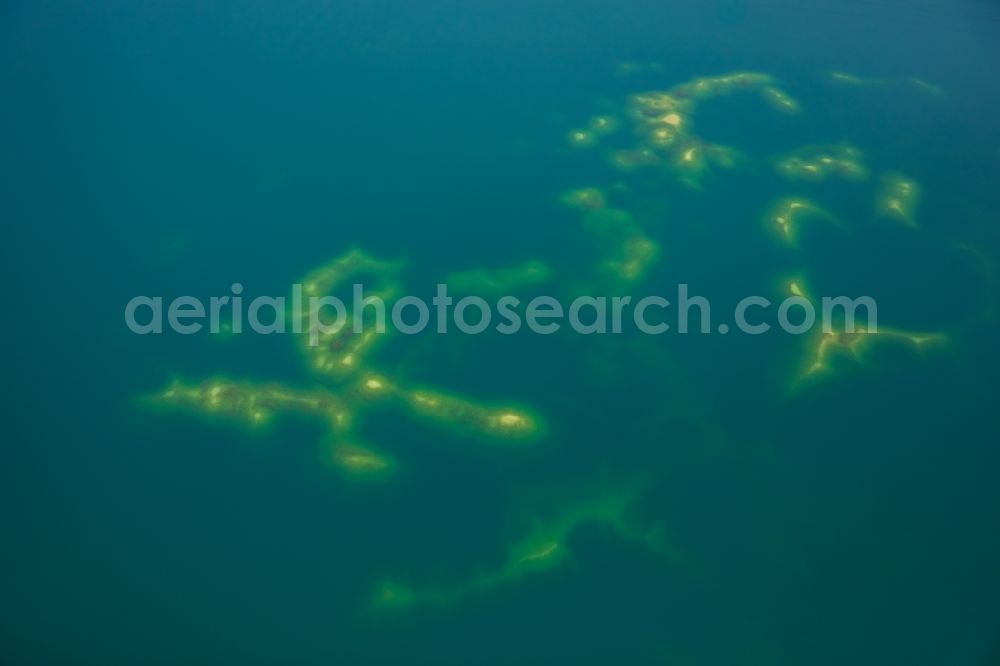 Aerial photograph Voerde (Niederrhein) - Sandbank at Tenderingssee in Voerde (Niederrhein) in North Rhine-Westphalia - NRW, Germany