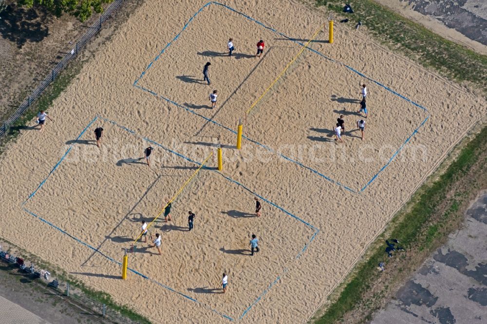 Leipzig from the bird's eye view: Sand area of a??a??the volleyball sports field recreation park Loessnig-Doelitz in the district Loessnig in Leipzig in the state Saxony, Germany