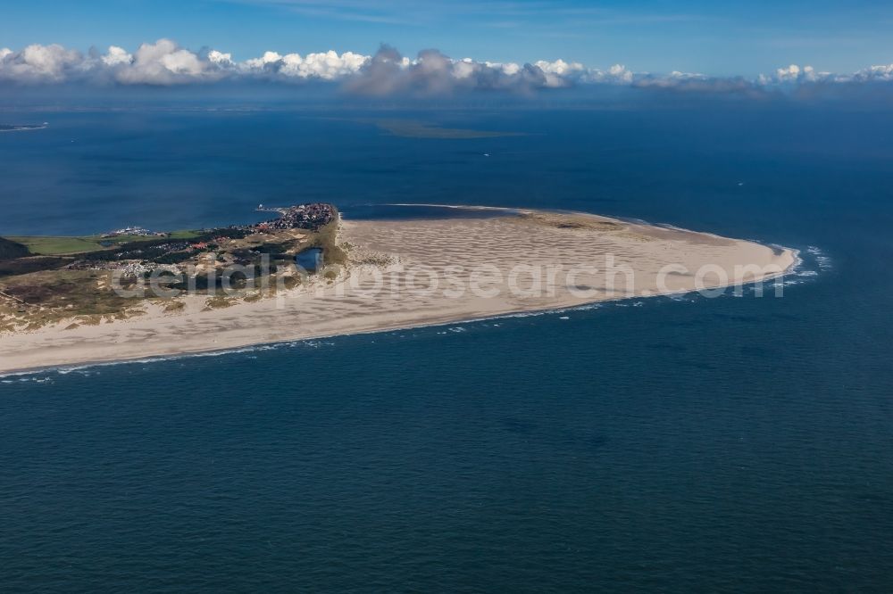 Aerial photograph Wittdün auf Amrum - Sandy beach and dune landscape on Meer in Wittduen auf Amrum in the state Schleswig-Holstein, Germany