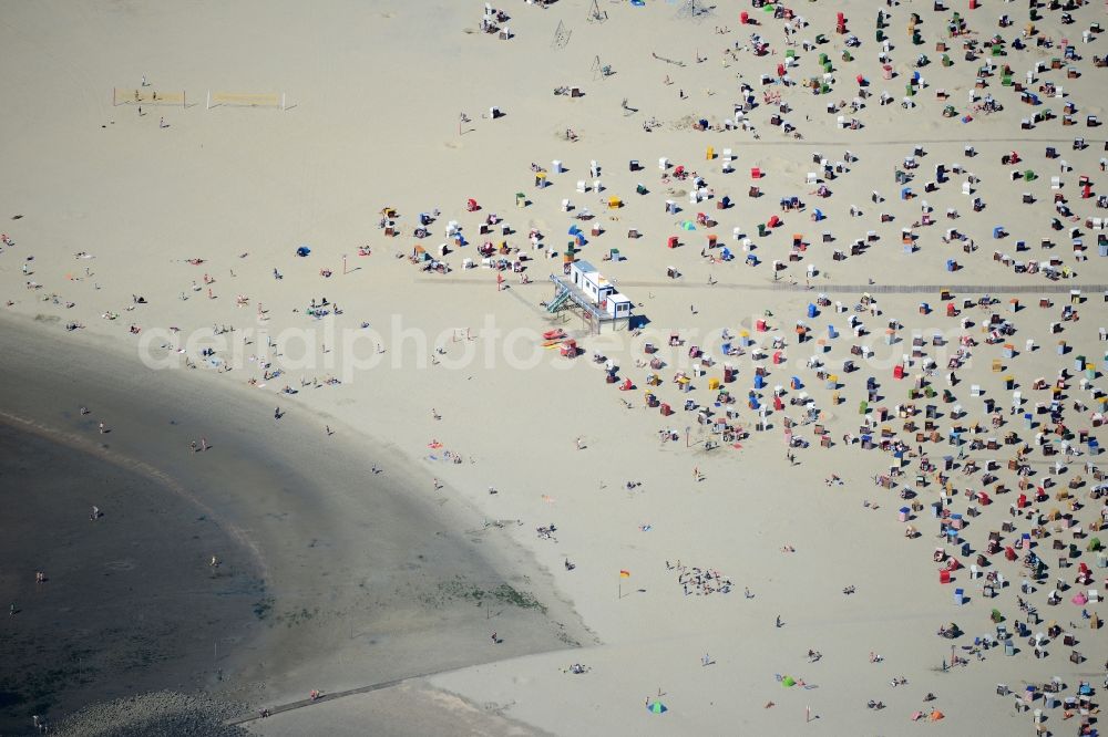 Borkum from the bird's eye view: Beach landscape on the North Sea in Borkum in the state Lower Saxony