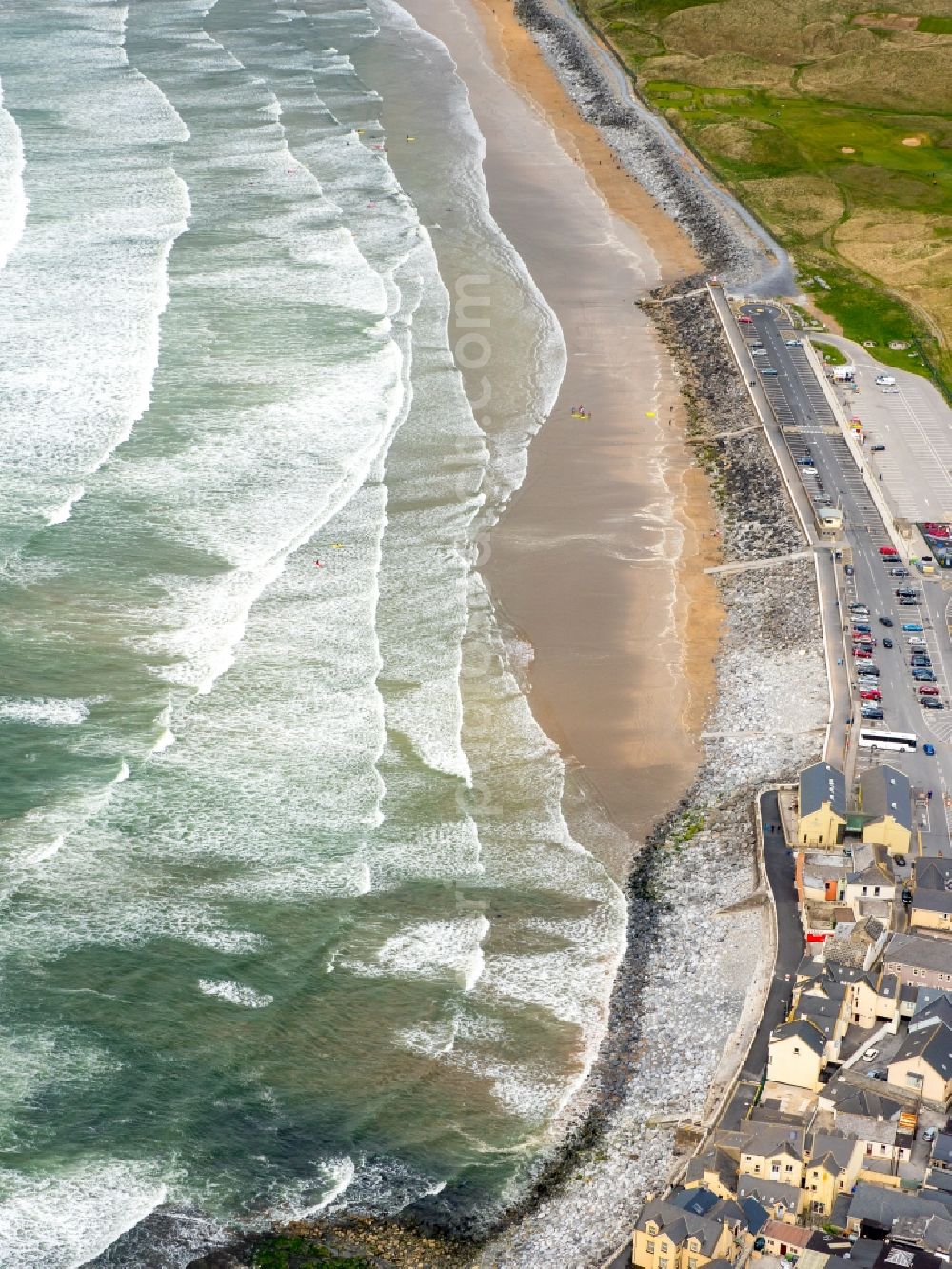 Aerial photograph Lahinch - Beach landscape on the Coast - North Atlantic Ocean in Lahinch in Clare, Ireland