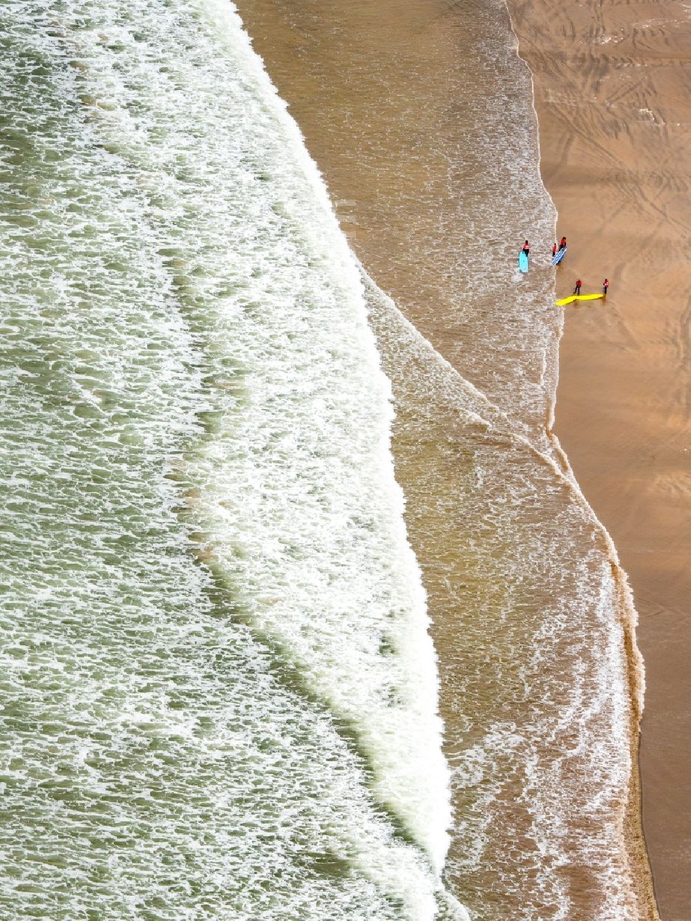 Aerial photograph Lahinch - Beach landscape on the Coast - North Atlantic Ocean in Lahinch in Clare, Ireland