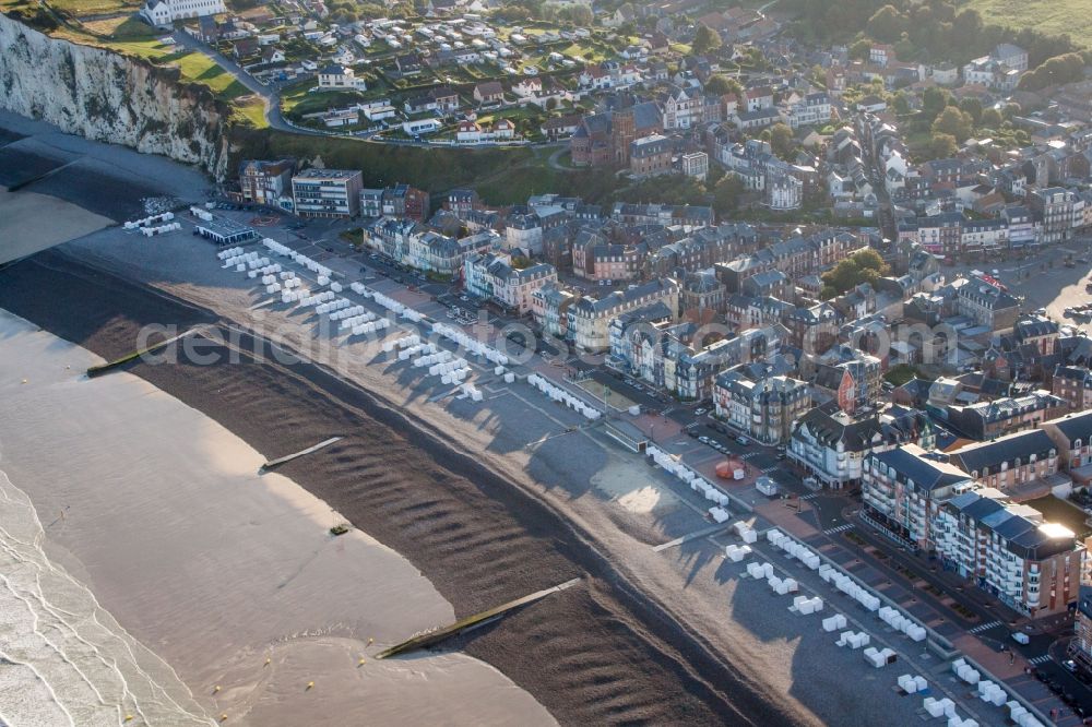 Aerial photograph Cayeux-sur-Mer - Beach landscape on the Coast to the English Channel in Cayeux-sur-Mer in Hauts-de-France, France