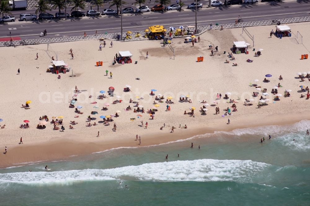 Rio de Janeiro from the bird's eye view: Beach landscape on the Coast to South Atlantic Ocean in Rio de Janeiro in Rio de Janeiro, Brazil