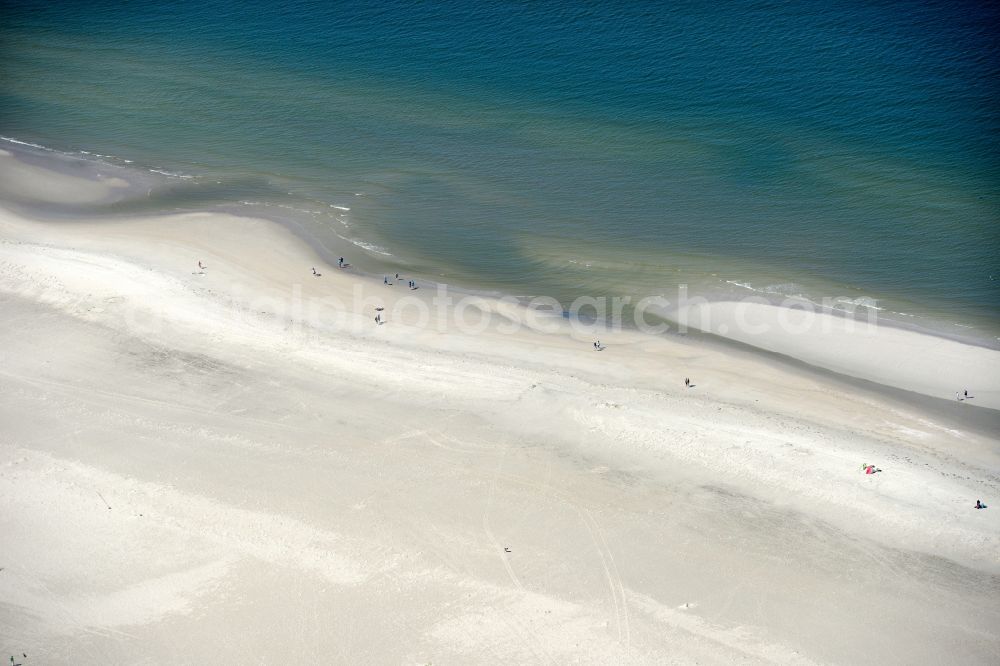 Sankt Peter-Ording from above - Beach landscape on the North Sea coast in the district Sankt Peter-Ording in Sankt Peter-Ording in the state Schleswig-Holstein