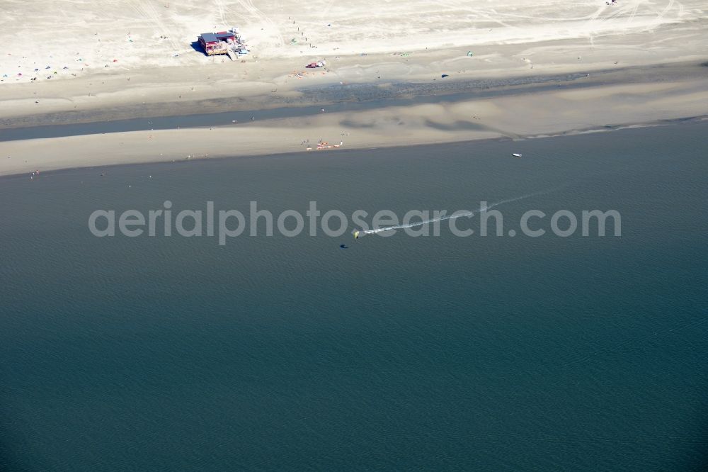 Sankt Peter-Ording from the bird's eye view: Beach landscape on the North Sea coast in Sankt Peter-Ording in the state Schleswig-Holstein