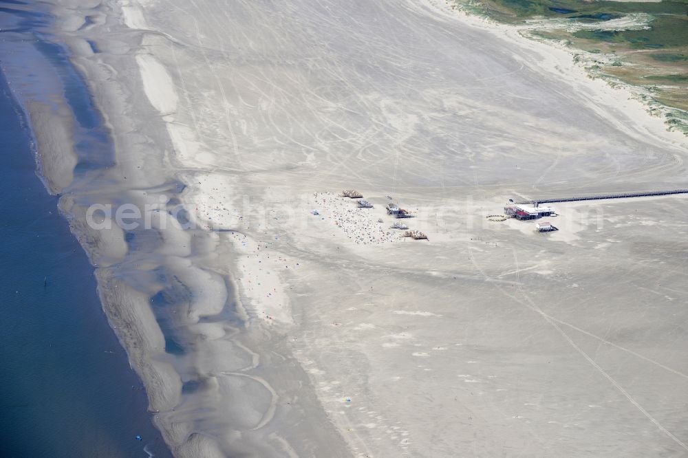 Aerial photograph Sankt Peter-Ording - Beach landscape on the North Sea coast in Sankt Peter-Ording in the state Schleswig-Holstein