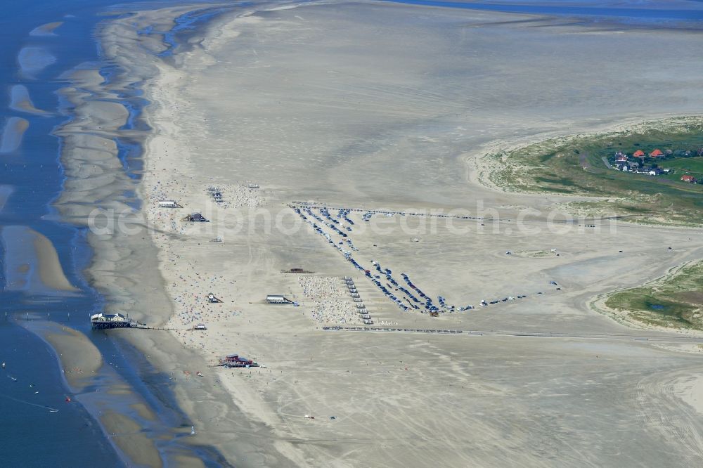 Aerial photograph Sankt Peter-Ording - Beach landscape on the North Sea coast in Sankt Peter-Ording in the state Schleswig-Holstein