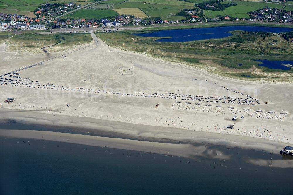 Aerial photograph Sankt Peter-Ording - Beach landscape on the North Sea coast in Sankt Peter-Ording in the state Schleswig-Holstein