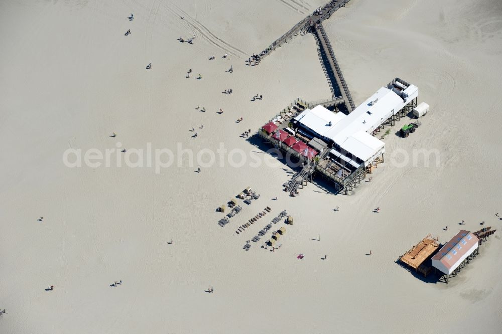 Aerial photograph Sankt Peter-Ording - Beach landscape on the North Sea coast in Sankt Peter-Ording in the state Schleswig-Holstein