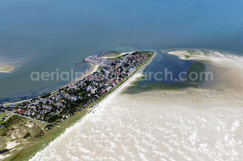 Aerial photograph Wittdün auf Amrum - Beach landscape on the North Sea in Wittduen auf Amrum in the state Schleswig-Holstein