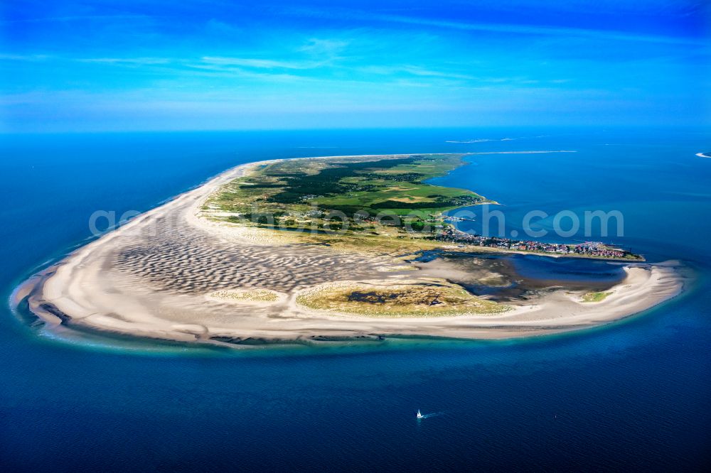 Aerial photograph Wittdün auf Amrum - Beach landscape on the North Sea in Wittduen auf Amrum in the state Schleswig-Holstein