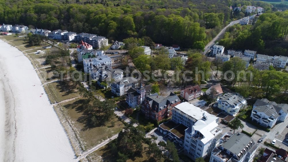 Binz from the bird's eye view: Beach landscape along the of Baltic Sea in Binz on island ruegen in the state Mecklenburg - Western Pomerania, Germany