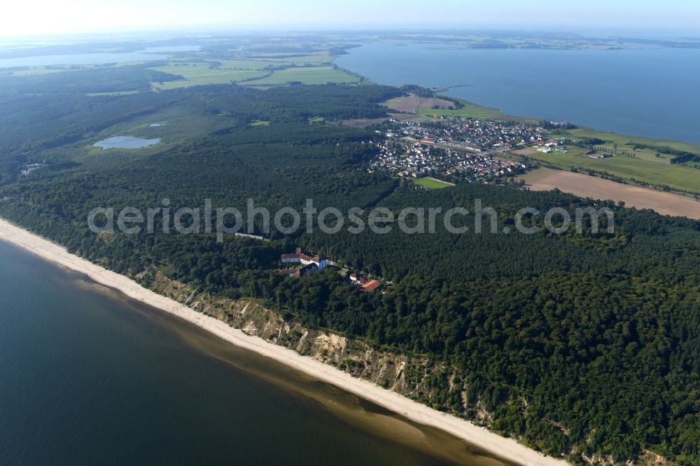 Aerial photograph Ückeritz - Beach landscape on the Baltic Sea in Ueckeritz in the state Mecklenburg - Western Pomerania