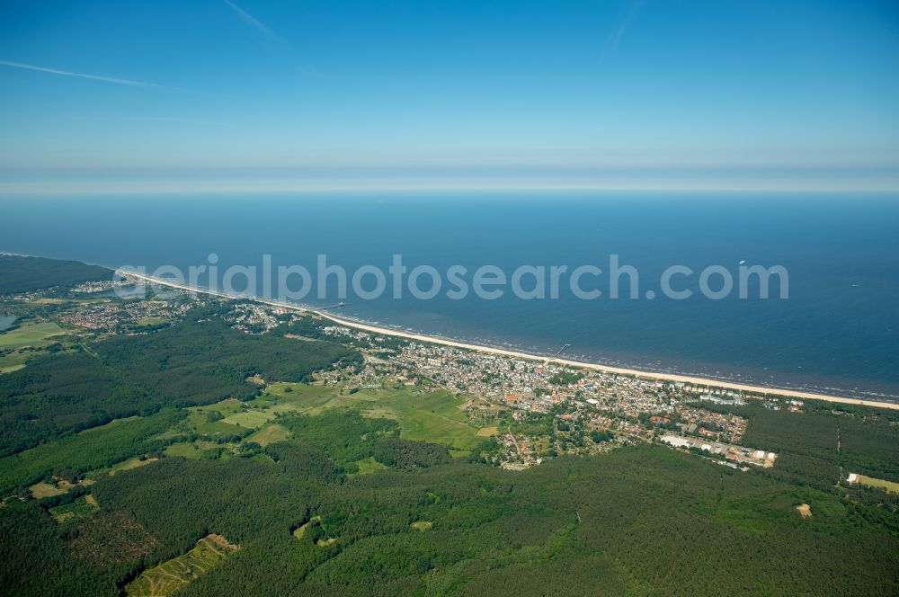 Aerial photograph Seebad Ahlbeck - Beach landscape on the Baltic Sea in Seebad Ahlbeck in the state Mecklenburg - Western Pomerania