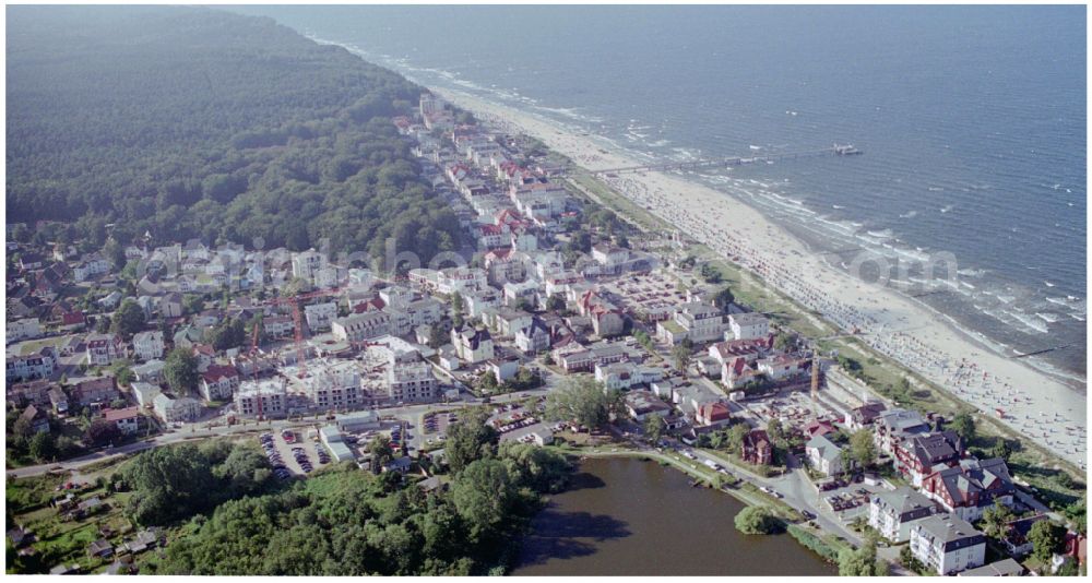 Aerial image Seebad Heringsdorf - Beach landscape along the of Baltic Sea in Seebad Heringsdorf on the island of Usedom in the state Mecklenburg - Western Pomerania, Germany