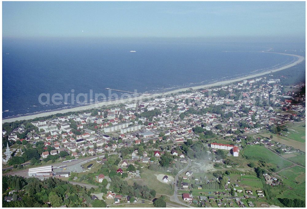 Aerial photograph Seebad Heringsdorf - Beach landscape along the of Baltic Sea in Seebad Heringsdorf on the island of Usedom in the state Mecklenburg - Western Pomerania, Germany