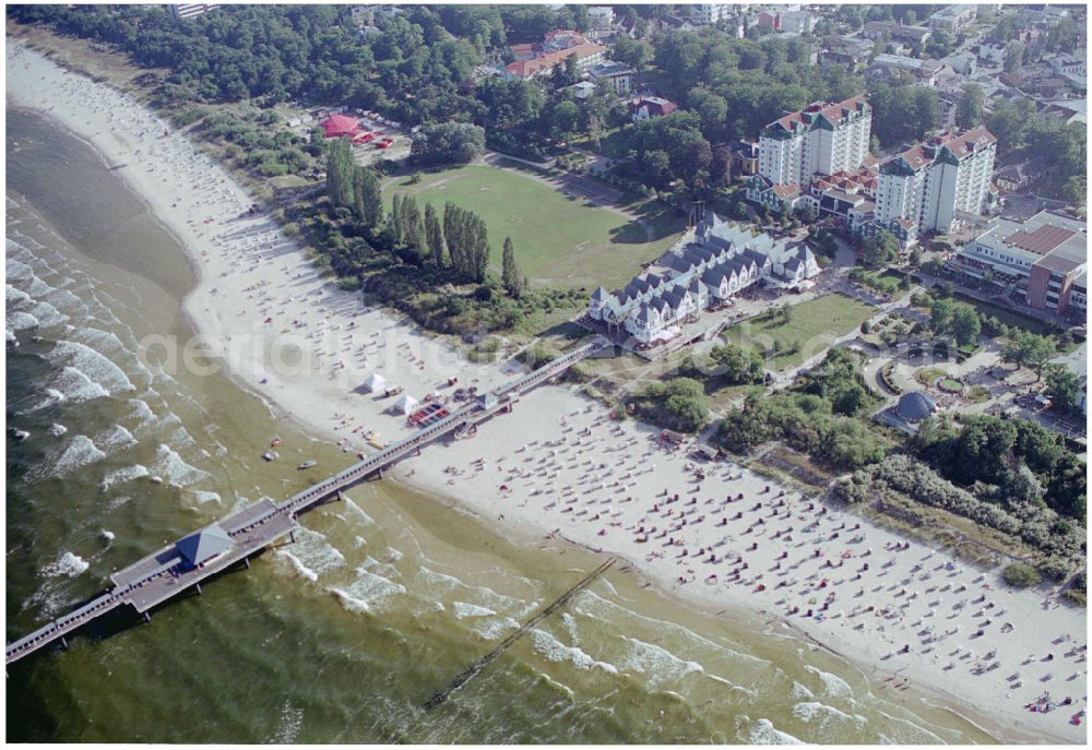 Aerial photograph Seebad Heringsdorf - Beach landscape along the of Baltic Sea in Seebad Heringsdorf on the island of Usedom in the state Mecklenburg - Western Pomerania, Germany