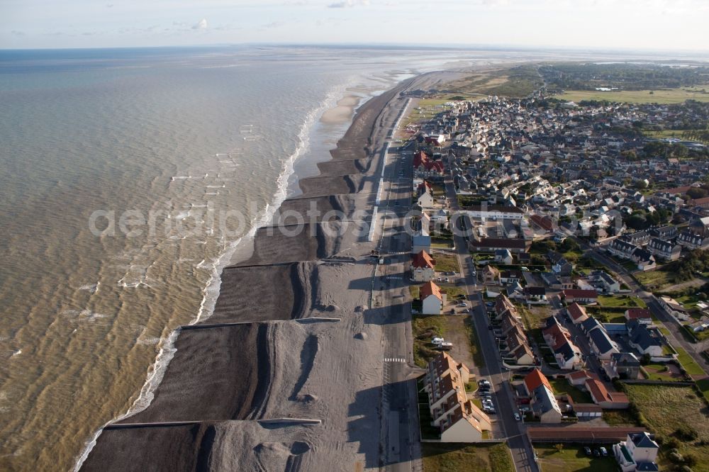 Aerial photograph Cayeux-sur-Mer - Beach landscape on the English Channel in Cayeux-sur-Mer in Hauts-de-France, France