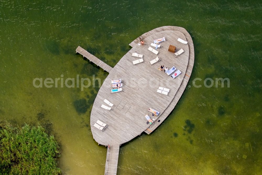 Aerial photograph Göhren-Lebbin - Sand and beach landscape on the pier of Hotel Iberotel Fleesensee in Goehren-Lebbin in the state Mecklenburg - Western Pomerania