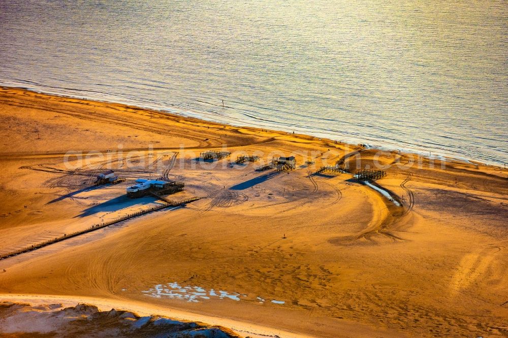 Sankt Peter-Ording from above - Sand and beach landscape on the pier in the district Sankt Peter-Ording in Sankt Peter-Ording in the state Schleswig-Holstein