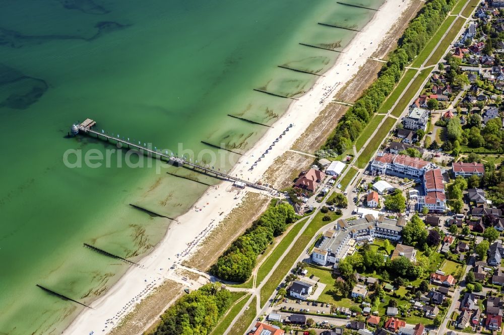 Zingst from the bird's eye view: Sand and beach landscape on the pier Zingst in Zingst in the state Mecklenburg - Western Pomerania