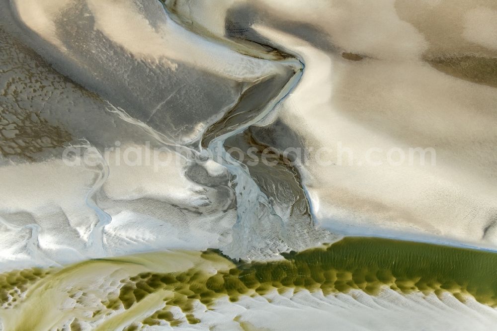 Sankt Peter-Ording from the bird's eye view: Beach landscape on the North Sea coast in Sankt Peter-Ording in the state Schleswig-Holstein