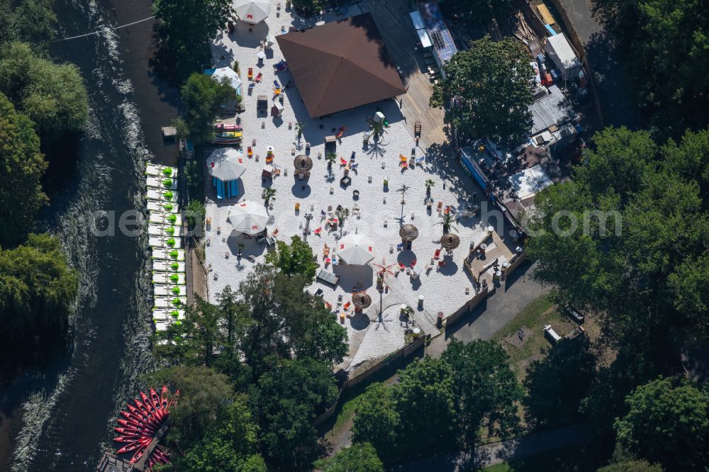 Braunschweig from the bird's eye view: Sandy beach landscape along the banks of the river Oker in Brunswick in the state Lower Saxony, Germany