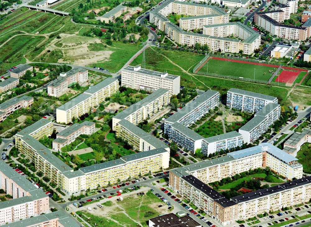 Berlin - Hellersdorf from the bird's eye view: Sanierte Wohnanlagen der MÜBAU an der Riesaer Straße in Berlin - Hellersdorf.