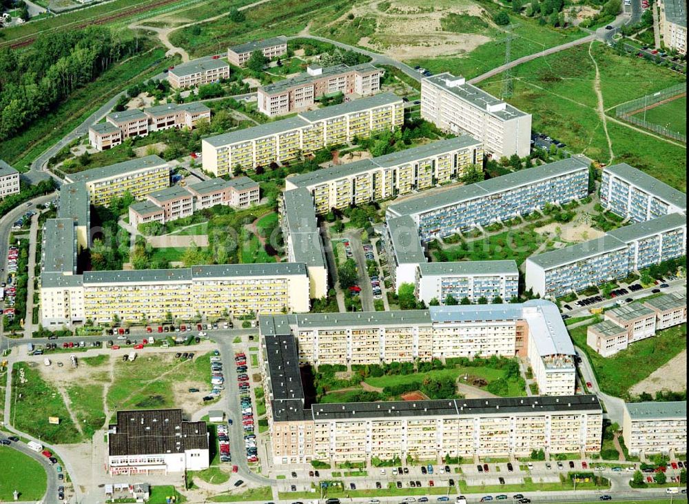 Aerial photograph Berlin - Hellersdorf - Sanierte Wohnanlagen der MÜBAU an der Riesaer Straße in Berlin - Hellersdorf.