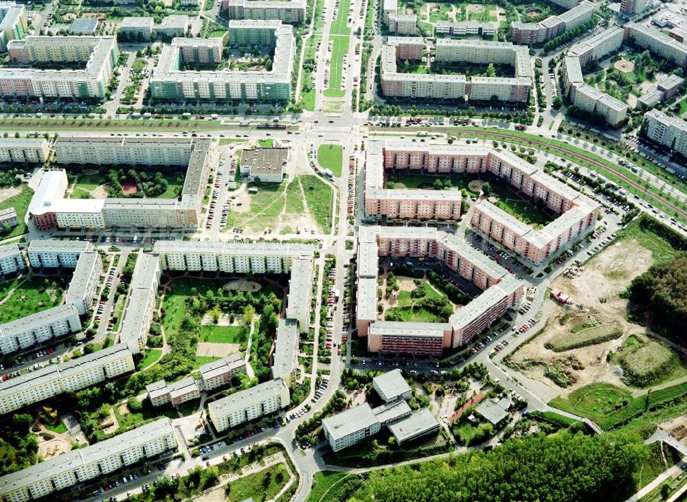 Aerial image Berlin - Hellersdorf - Sanierte Wohnanlagen der MÜBAU an der Riesaer Straße in Berlin - Hellersdorf.