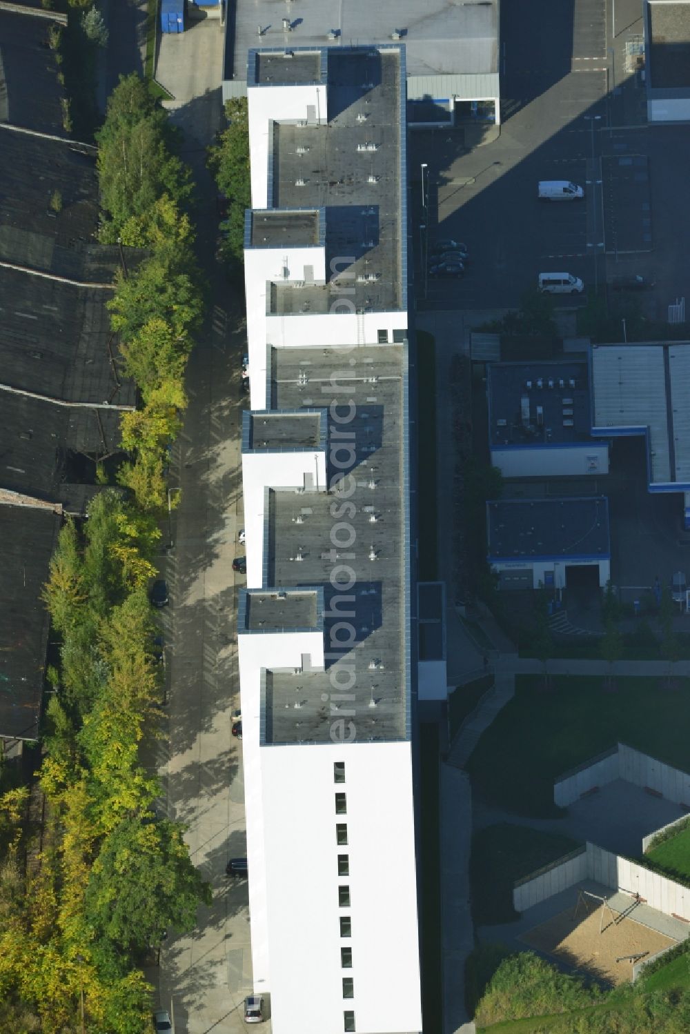 Aerial photograph Berlin Lichtenberg - Reorganized and modernized DDR block as students and single-residence Q 216 at Lichtenberg station in Berlin