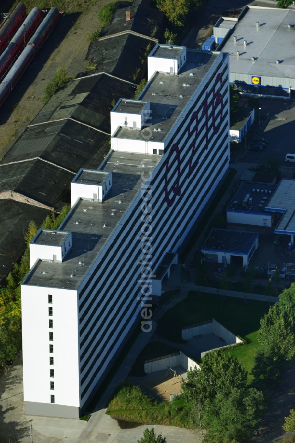 Berlin Lichtenberg from the bird's eye view: Reorganized and modernized DDR block as students and single-residence Q 216 at Lichtenberg station in Berlin