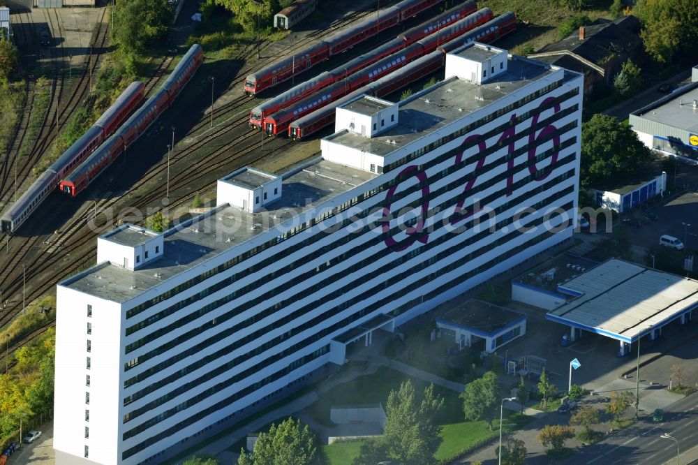 Aerial photograph Berlin Lichtenberg - Reorganized and modernized DDR block as students and single-residence Q 216 at Lichtenberg station in Berlin