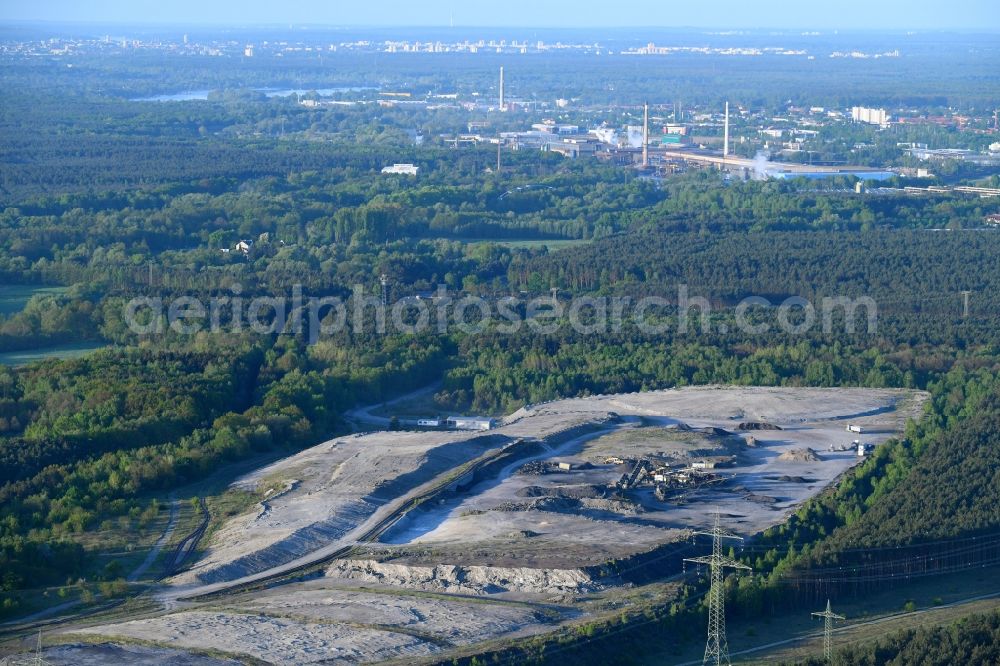 Velten from the bird's eye view: Renovation, sealing and restoration work on the site of the refurbished landfill in Velten in the state Brandenburg, Germany