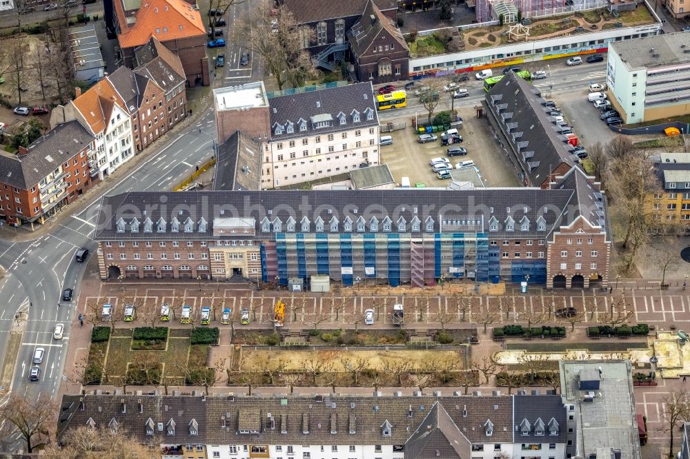 Aerial image Oberhausen - Construction site for reconstruction and modernization and renovation of a building of Polizeiwache Alt Oberhausen am Friedensplatz in Oberhausen at Ruhrgebiet in the state North Rhine-Westphalia, Germany