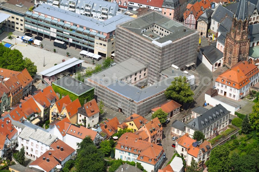 Aschaffenburg from the bird's eye view: Town Hall building of the city administration on Dalbergstrasse in the district Innenstadt in Aschaffenburg in the state Bavaria, Germany