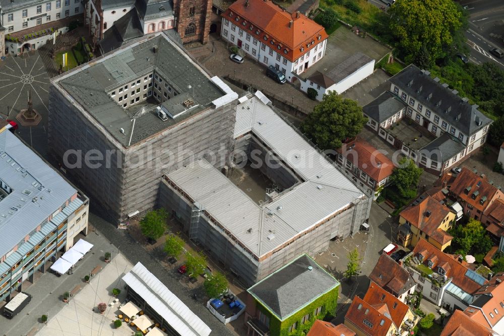 Aschaffenburg from the bird's eye view: Town Hall building of the city administration on Dalbergstrasse in the district Innenstadt in Aschaffenburg in the state Bavaria, Germany