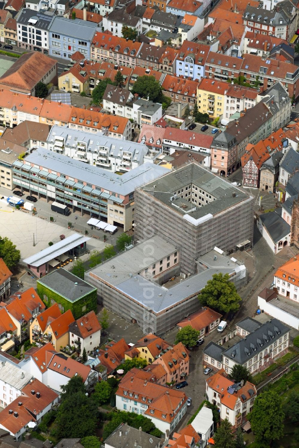 Aerial image Aschaffenburg - Town Hall building of the city administration on Dalbergstrasse in the district Innenstadt in Aschaffenburg in the state Bavaria, Germany