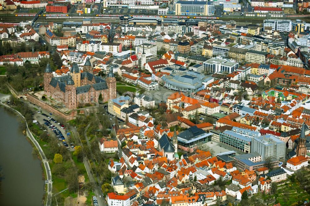 Aschaffenburg from the bird's eye view: Town Hall building of the city administration on Dalbergstrasse in the district Innenstadt in Aschaffenburg in the state Bavaria, Germany