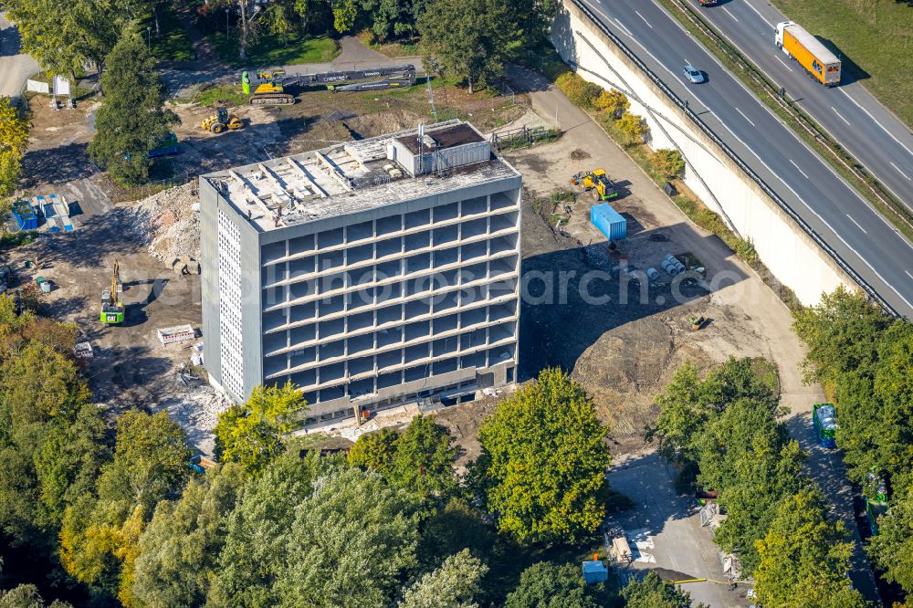 Arnsberg from the bird's eye view: Conversion, modernization and renovation work on the high-rise building of the town hall of the city administration on place Rathausplatz in Arnsberg at Sauerland in the state North Rhine-Westphalia, Germany