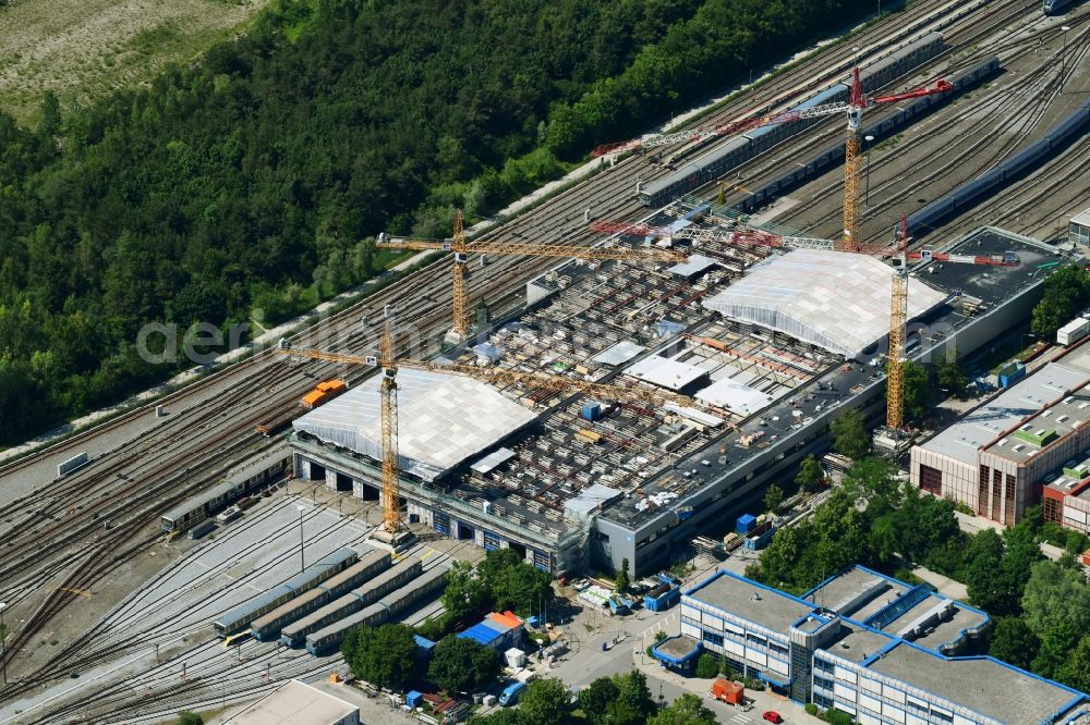 München from above - Railway depot and repair shop for maintenance and repair of trains of Muenchner Verkehrsgesellschaft on Hans-Jensen-Weg in Munich in the state Bavaria, Germany